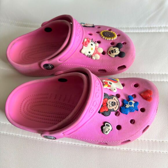Little Girl's Pink Crocs w/ Charms Girl's Size J 1 Slip on Clog Crocs - Picture 1 of 4